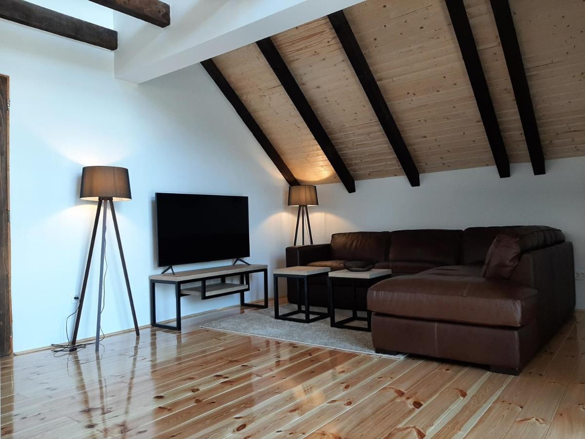 Fern Farm Eco Studio Apartment โมจโคแวก ภายนอก รูปภาพ